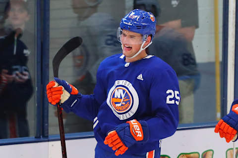 New York Islanders Forward Oliver Wahlstrom (25) (Photo by Rich Graessle/Icon Sportswire via Getty Images)