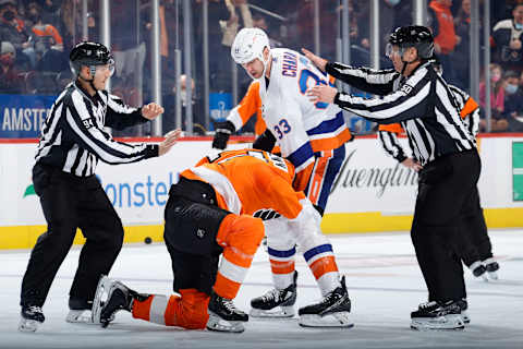 PHILADELPHIA, PENNSYLVANIA – JANUARY 18: Zdeno Chara #33 of the New York Islanders a . (Photo by Tim Nwachukwu/Getty Images)