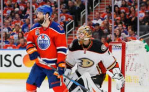 Edmonton Oilers forward Patrick Maroon (19) looks good in the new Edmonton home (Perry Nelson-USA TODAY Sports)