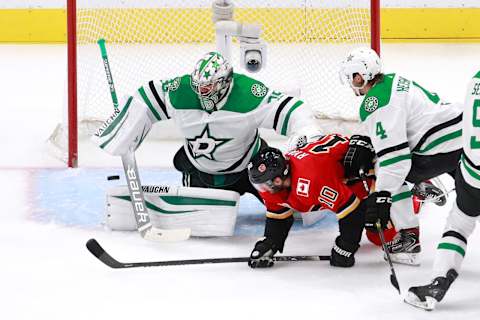 EDMONTON, ALBERTA – AUGUST 16: Anton Khudobin #35 of the Dallas Stars. (Photo by Jeff Vinnick/Getty Images)