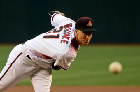 May 22, 2017; Phoenix, AZ, USA; Arizona Diamondbacks starting pitcher Greinke (21) throws in the first inning against the Chicago White Sox at Chase Field. Mandatory Credit: Matt Kartozian-USA TODAY Sports