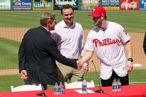 Will Middleton be shaking hands with Cole after sealing the deal? Photo by Cliff Welch/Icon Sportswire via Getty Images.