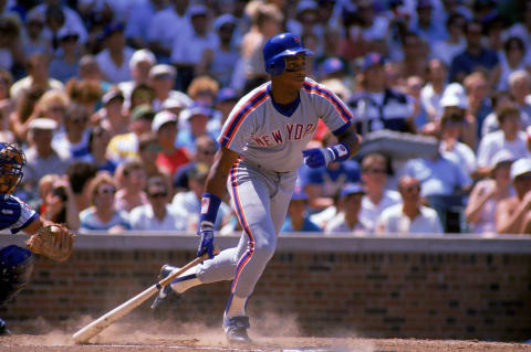 CHICAGO – 1988: Right fielder Darryl Strawberry