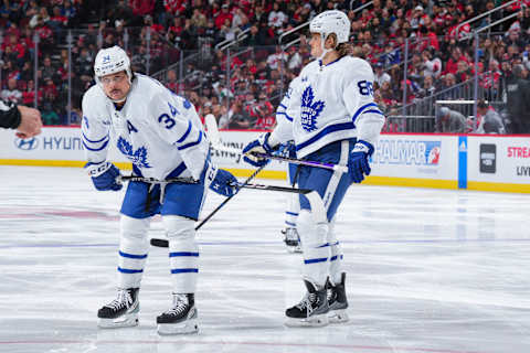 NEWARK, NJ – NOVEMBER 23: Auston Matthews #34 and William Nylander #88 of the Toronto Maple Leafs.  (Photo by Mitchell Leff/Getty Images)