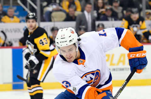 PITTSBURGH, PA – DECEMBER 07: New York Islanders Center Mathew Barzal (13) receives a pass during the first period in the NHL game between the Pittsburgh Penguins and the New York Islanders on December 7, 2017, at PPG Paints Arena in Pittsburgh, PA. (Photo by Jeanine Leech/Icon Sportswire via Getty Images)