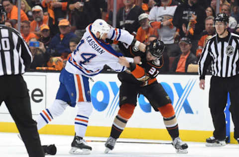 ANAHEIM, CA – MAY 05: Edmonton Oilers Right Wing Zack Kassian (44) and Anaheim Ducks Left Wing Nick Ritchie (37) fight in the second period on May 05, 2017. (Photo by Chris Williams/Icon Sportswire via Getty Images)