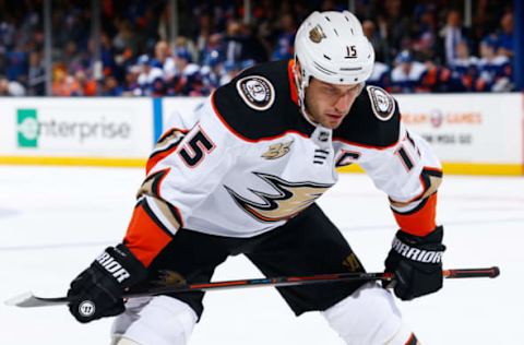 UNIONDALE, NY – JANUARY 20: Ryan Getzlaf #15 of the Anaheim Ducks skates against the New York Islanders at Nassau Veterans Memorial Coliseum on January 20, 2019, in Uniondale, New York. New York Islanders defeated the Anaheim Ducks 3-0 (Photo by Mike Stobe/NHLI via Getty Images)