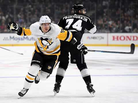 LOS ANGELES, CALIFORNIA – FEBRUARY 26: Evan Rodrigues #9 of the Pittsburgh Penguins . (Photo by Harry How/Getty Images)