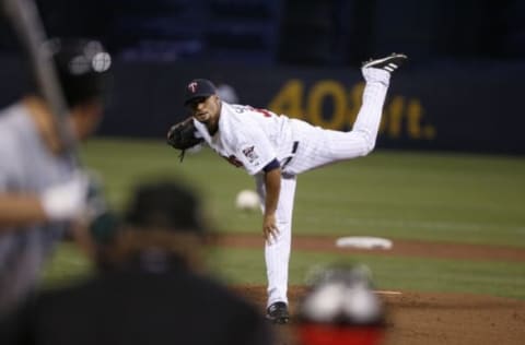 MINNEAPOLIS – APRIL 13: Johan Santana of the Minnesota Twins pitches in the game against the Tampa Bay Devil Rays at the Humphrey Metrodome in Minneapolis, Minnesota on April 13, 2007. The Devil Rays defeated the Twins 4-2. (Photo by Bruce Kluckhohn/MLB Photos via Getty Images)