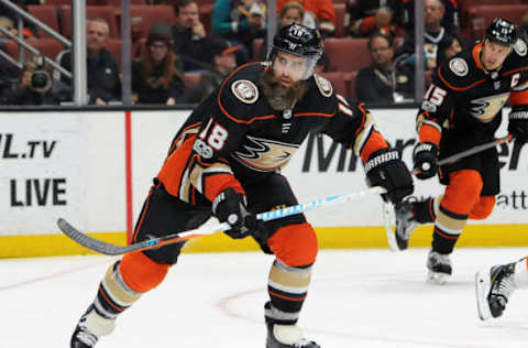 ANAHEIM, CA – OCTOBER 11: Anaheim Ducks right wing Patrick Eaves (18) in action during the third period of a game against the New York Islanders, on October 11, 2017, played at the Honda Center in Anaheim, CA. (Photo by John Cordes/Icon Sportswire via Getty Images)