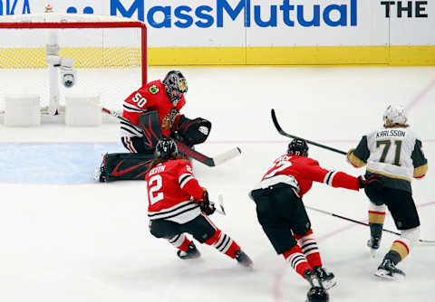 William Karlsson #71 of the Vegas Golden Knights scores a short-handed goal against Corey Crawford #50 of the Chicago Blackhawks at 4:12 of the fist period in Game Three of the Western Conference First Round. (Photo by Jeff Vinnick/Getty Images)