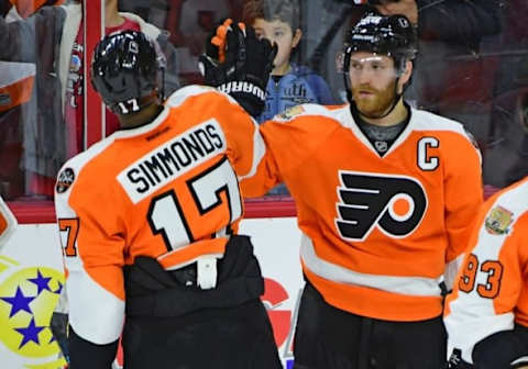 NHL Power Rankings: Philadelphia Flyers center Claude Giroux (28) celebrates with right wing Wayne Simmonds (17) after winning against the Winnipeg Jets at Wells Fargo Center. The Flyers defeated the Jets, 5-2. Mandatory Credit: Eric Hartline-USA TODAY Sports