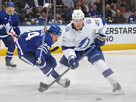 Toronto Maple Leafs, Auston Matthews #34, Tampa Bay Lightning, Brayden Point #21. (Photo by Claus Andersen/Getty Images)