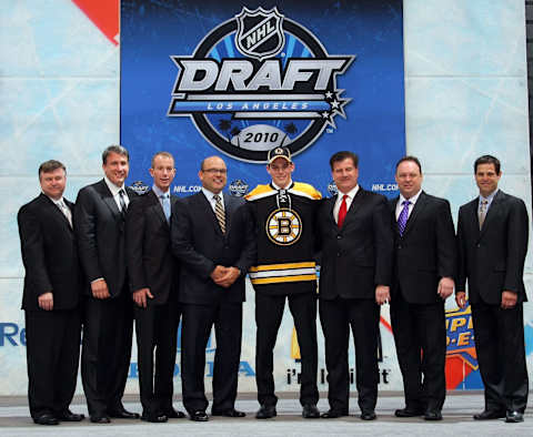 LOS ANGELES, CA – JUNE 25: Tyler Seguin, drafted #2 overall by the Boston Bruins, poses with team personnel after he was drafted during the 2010 NHL Entry Draft at Staples Center on June 25, 2010 in Los Angeles, California. (Photo by Dave Sandford/NHLI via Getty Images)