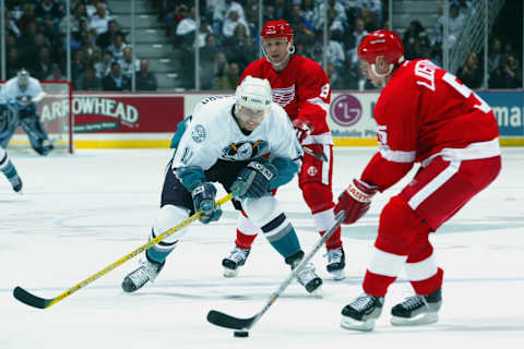 ANAHEIM, CA – APRIL 14: Marc Chouinard #11 of the Mighty Ducks of Anaheim (Photo by Donald Miralle/Getty Images/NHLI)