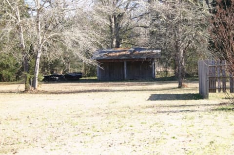 A building in Cahawba, Alabamatoml1959, Flickr // CC BY-NC 2.0