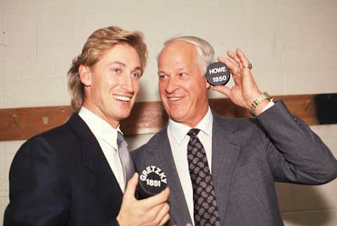 Wayne Gretzky and Gordie Howe (Photo by Bruce Bennett Studios via Getty Images Studios/Getty Images)