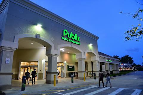 MIRAMAR, FLORIDA – JULY 16: Customers wearing face masks enter a Publix supermarket on July 16, 2020 in Miramar, Florida. Some major U.S. corporations are requiring masks to be worn in their stores upon entering to control the spread of COVID-19. (Photo by Johnny Louis/Getty Images)