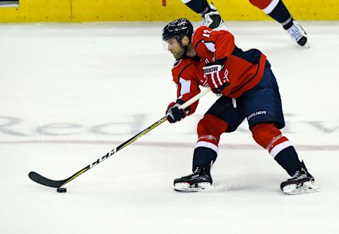 WASHINGTON, DC – MARCH 10: Washington Capitals right wing Brett Connolly (10) takes a shot in the third period against the Winnipeg Jets on March 10, 2019, at the Capital One Arena in Washington, D.C. (Photo by Mark Goldman/Icon Sportswire via Getty Images)