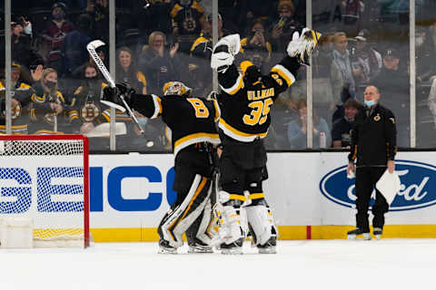 BOSTON, MA – FEBRUARY 21: Jeremy Swayman, #1 of the Boston Bruins, and teammate Linus Ullmark #35, celebrate a 5-1 victory against the Colorado Avalanche at the TD Garden on February 21, 2022, in Boston, Massachusetts. (Photo by Richard T Gagnon/Getty Images)