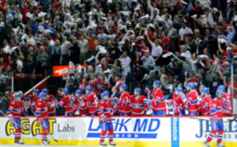 MONTREAL, QC – MAY 20: The Montreal Canadiens celebate after the goal of Mike Cammalleri #13 in the first period of Game 3 of the Eastern Conference Finals against the Philadelphia Flyers during the 2010 NHL Stanley Cup Playoffs at Bell Centre on May 20, 2010 in Montreal, Canada. (Photo by Dave Sandford/Getty Images)