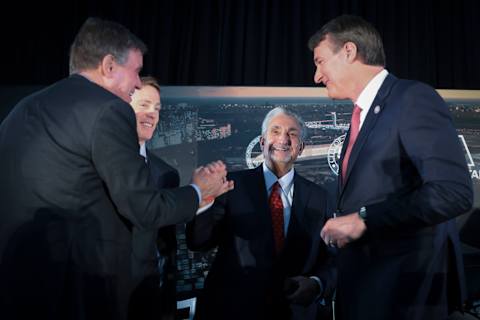 Ted Leonsis, Washington Capitals, Mark Warner, Glenn Youngkin, Matt Kelly (Photo by Win McNamee/Getty Images)