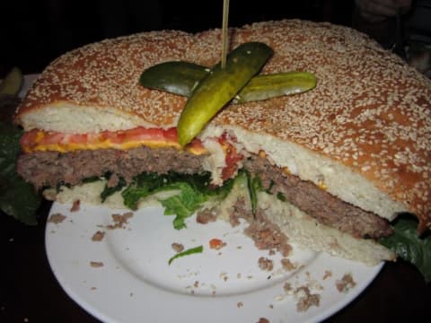 Mallie's 10-Pound Monster Burger