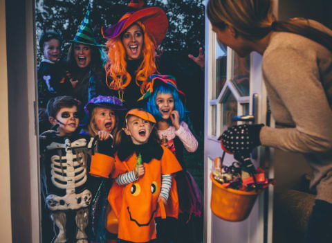 Kids trick-or-treating.