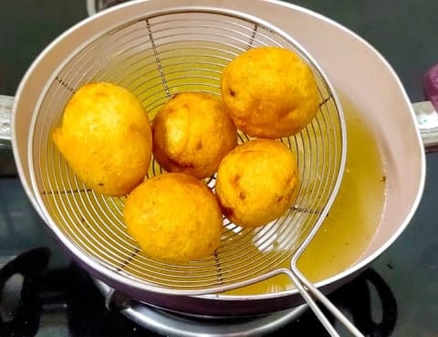 mashed potatoes balls breaded and deep fried