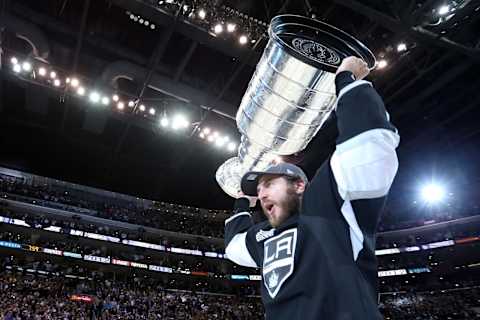 Mike Richards #10 of the Los Angeles Kings. (Photo by Bruce Bennett/Getty Images)