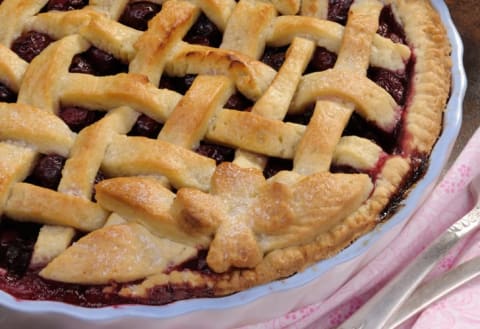 Close-up of a decorative pie crust.