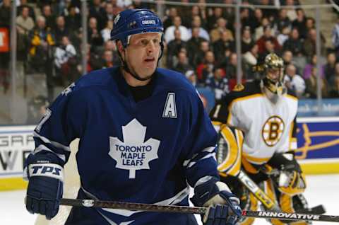 Gary Roberts #7 of the Toronto Maple Leafs  . (Photo By Dave Sandford/Getty Images)