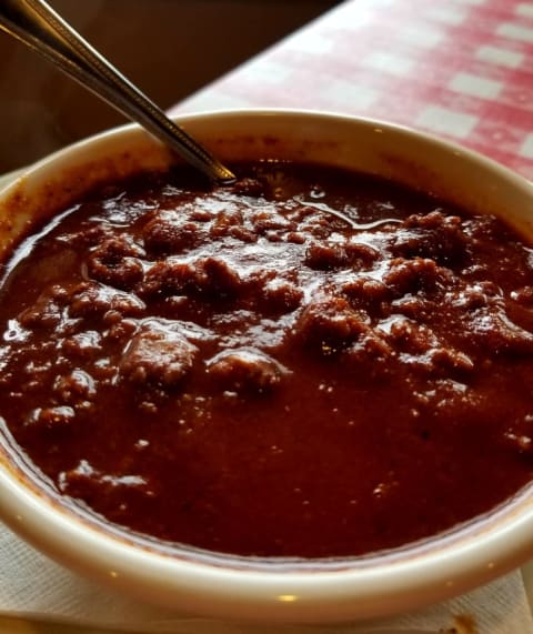 chili at Doe’s Eat Place