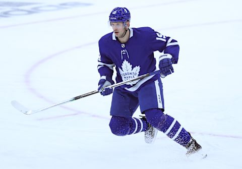 TORONTO, ON – JANUARY 13: Jason Spezza #19 of the Toronto Maple Leafs . (Photo by Claus Andersen/Getty Images)