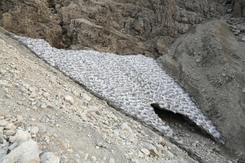 A firn field forming a miniature glacier