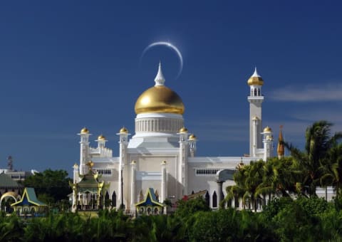 Brunei's royal weddings have a ceremony that takes place in the Throne Chamber of the Istana Nurul Iman palace.