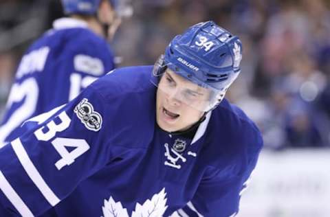 NHL Power Rankings: Toronto Maple Leafs center Auston Matthews (34) yells out instructions before taking a face-off against the Dallas Stars at Air Canada Centre. The Maple Leafs beat the Stars 3-1. Mandatory Credit: Tom Szczerbowski-USA TODAY Sports