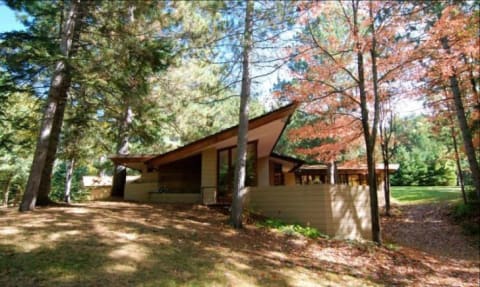 Lindholm House in its original Minnesota location, before it was moved to Polymath Park