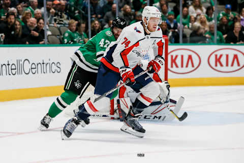 DALLAS, TX – OCTOBER 12: Washington Capitals defenseman John Carlson (74) skates with the puck during the game between the Dallas Stars and the Washington Capitals on October 12, 2019 at the American Airlines Center in Dallas, Texas. (Photo by Matthew Pearce/Icon Sportswire via Getty Images)