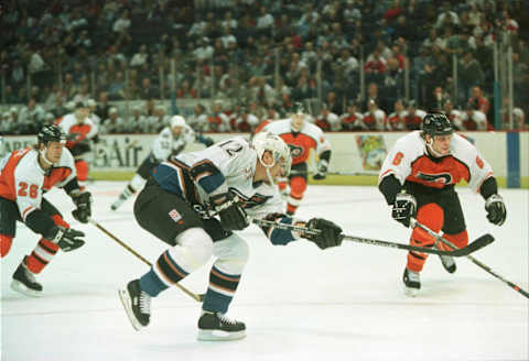 Peter Bondra, Washington Capitals Mandatory Credit: Doug Pensinger/Allsport