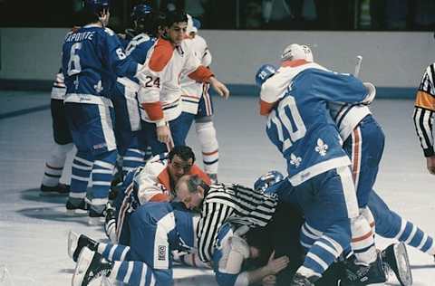 Canadiens VS Nordiques, la fameuse bataille du vendredi saint | Ice hockey, Hockey games, Quebec nordiques