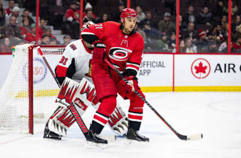 OTTAWA, ON – FEBRUARY 12: Carolina Hurricanes Left Wing Nino Niederreiter (21) sets up in front of the Ottawa Senators net during third period National Hockey League action between the Carolina Hurricanes and Ottawa Senators on February 12, 2019, at Canadian Tire Centre in Ottawa, ON, Canada. (Photo by Richard A. Whittaker/Icon Sportswire via Getty Images)