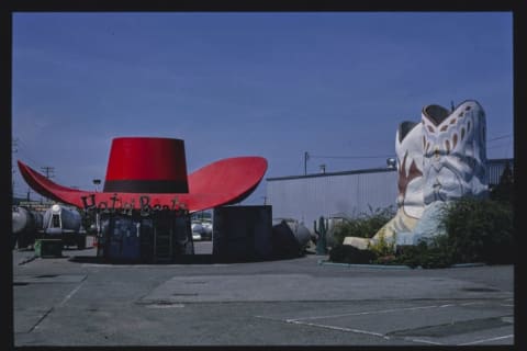 The Hat 'N Boots gas station, Seattle, Washington, 1980.