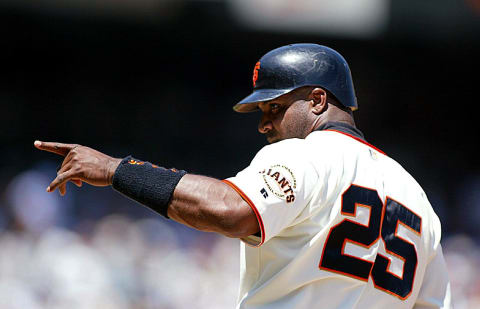 Barry Bonds (Photo credit should read JOHN G. MABANGLO/AFP via Getty Images)