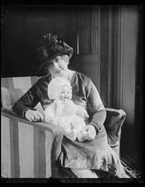 Beulah Louise Henry with her bathe-able air baby doll invention in 1927.