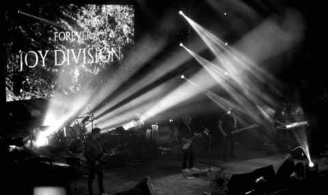 New Order pays tribute to Joy Division in 2019.