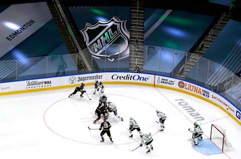 The Dallas Stars and the Vegas Golden Knights face off in the third period in a Western Conference Round Robin game. (Photo by Jeff Vinnick/Getty Images)