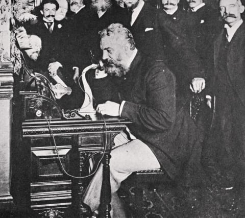 Alexander Graham Bell makes the first phone call between New York and Chicago.