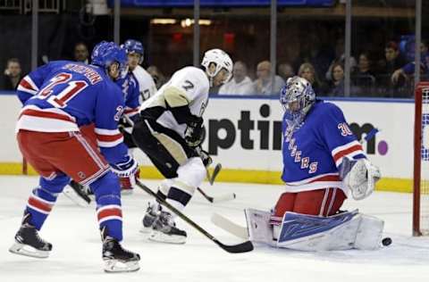 Mar 27, 2016; New York, NY, USA; Pittsburgh Penguins center Matt Cullen (7) scores a goal past New York Rangers goalie Henrik Lundqvist (30) during the first period at Madison Square Garden. Mandatory Credit: Adam Hunger-USA TODAY Sports