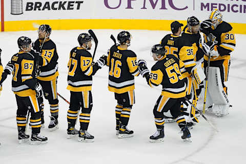 TORONTO, ONTARIO – AUGUST 03: Pittsburgh Penguins celebrate their 3-1 victory in Game Two of the Eastern Conference Qualification Round against the Montreal Canadiens prior to the 2020 NHL Stanley Cup Playoffs at Scotiabank Arena on August 03, 2020 in Toronto, Ontario. (Photo by Andre Ringuette/Freestyle Photo/Getty Images)